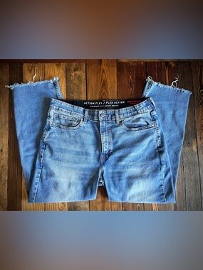 LEVI STRAUSS • Action Flex Straight Fit stretchy blue jean